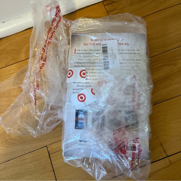 Housemaid Is Watching by Freida McFadden (2024, Trade Paperback) - Picture 6 of 6